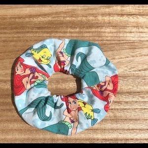 Aqua Little Mermaid and Flounder Knit Scrunchie‎